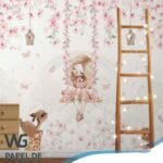 Menina no Balanço com Flores